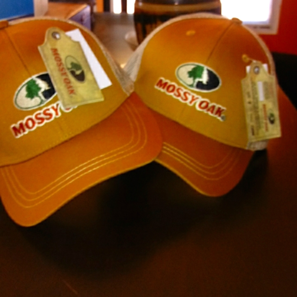 2 for 1 Mossy Oak Caps. NWT!!